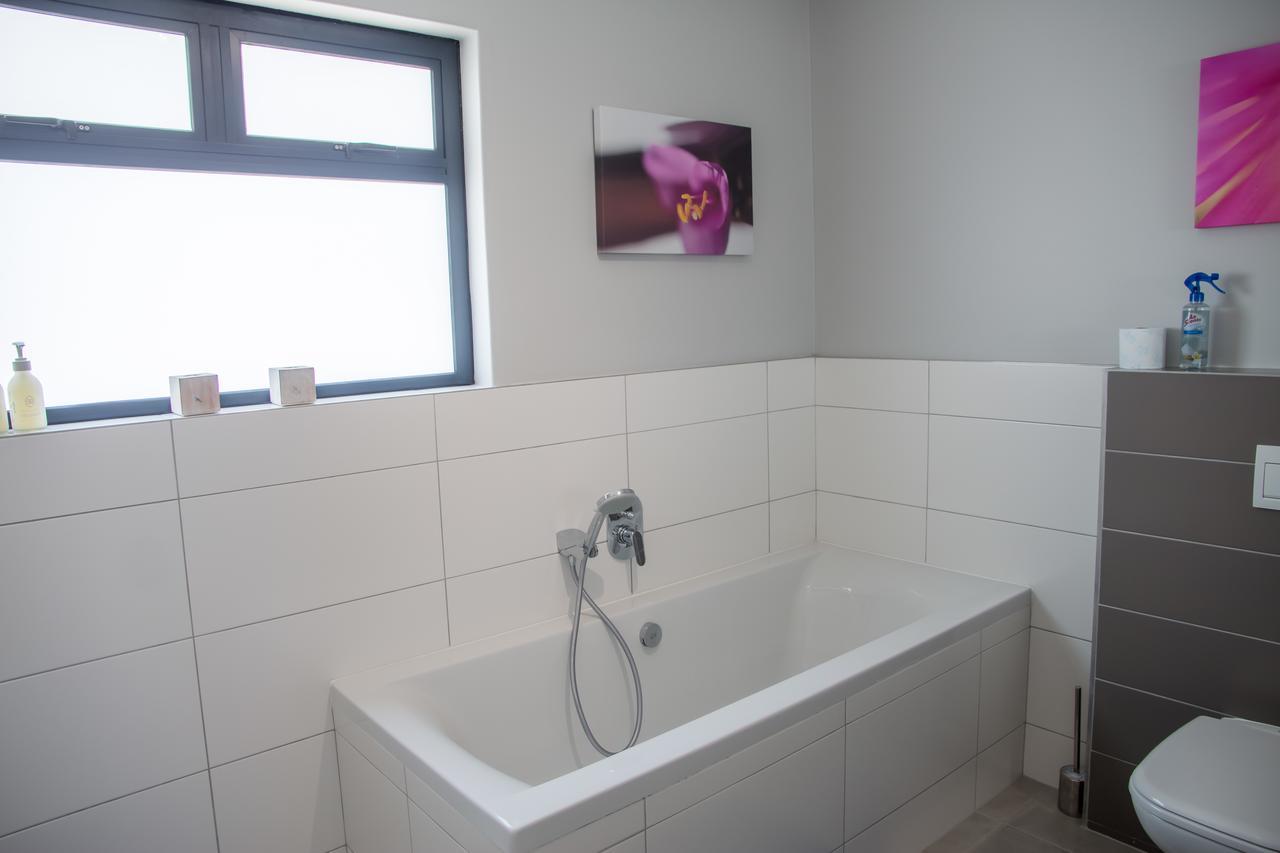 Turmalin Cottage Unit 1 スワコプムント エクステリア 写真